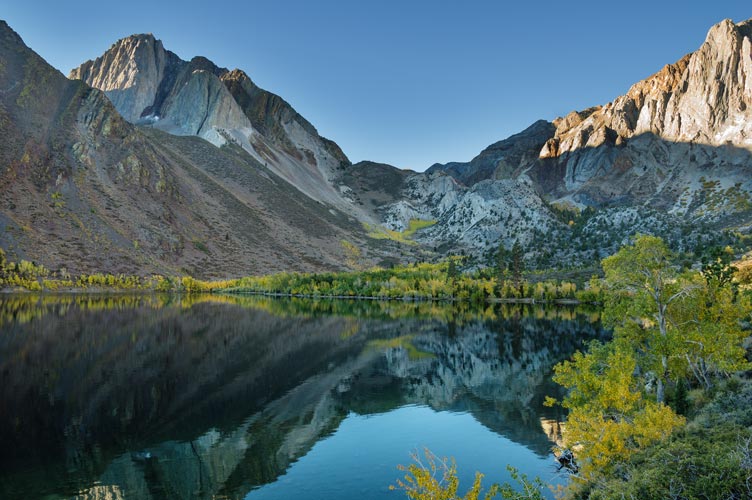 picture of convict lake and Laurel Mtn