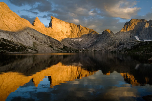 picture of deep lake