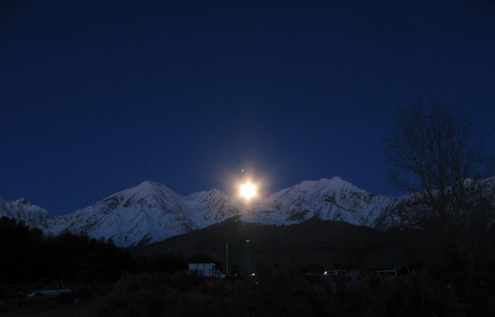 picture of moonset