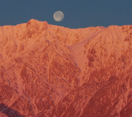 picture of moonset
