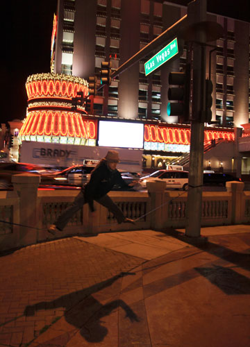 picture of Sam slacklining