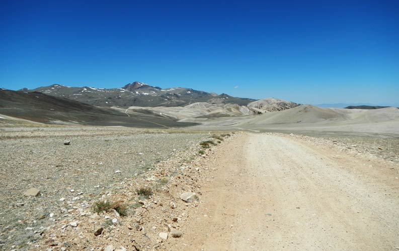 picture of white mountains
